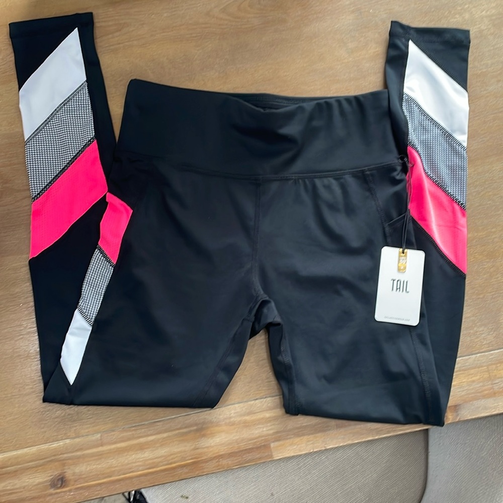 NWT Tail leggings size S